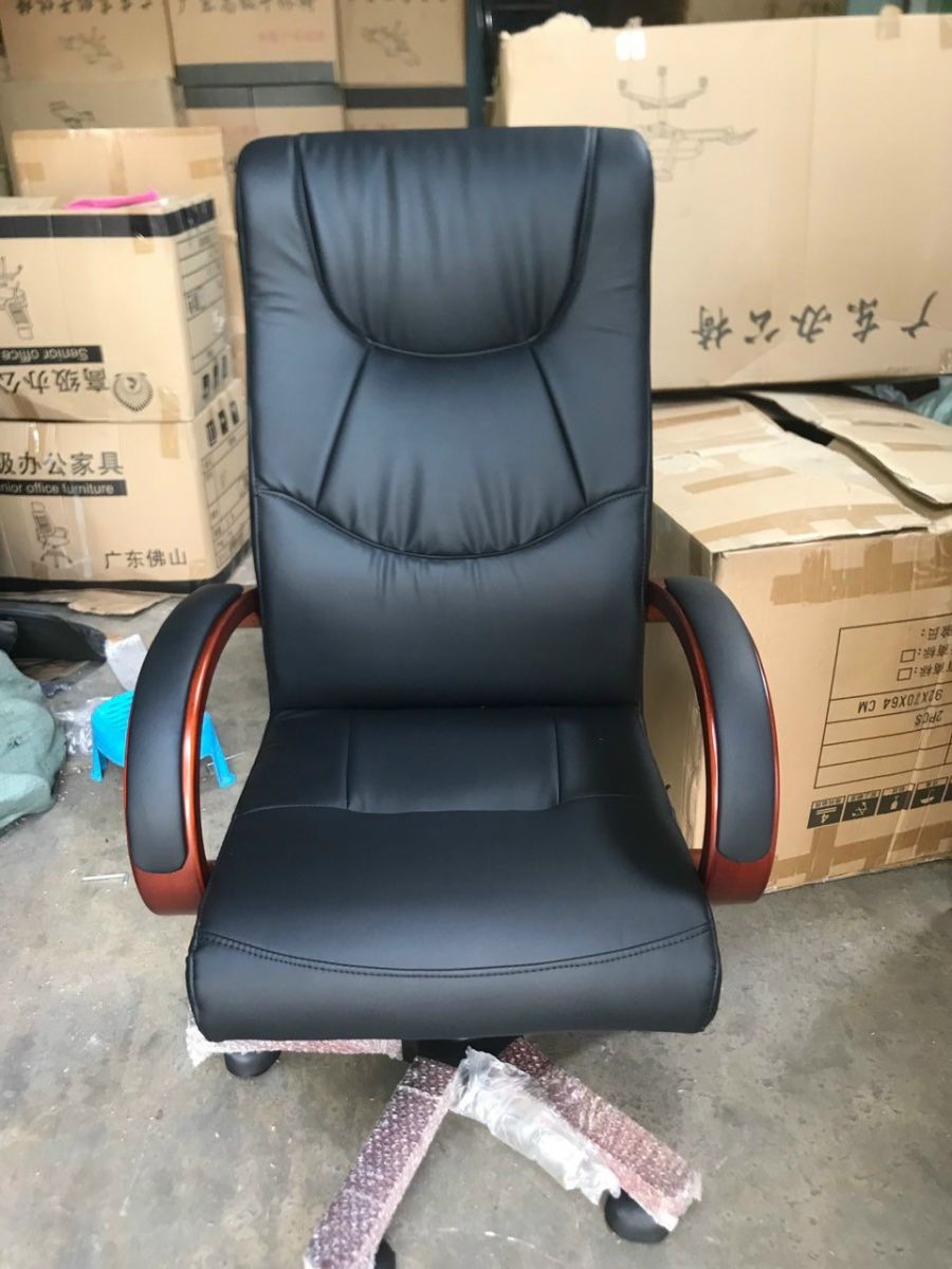 Ghế giám đốc cao cấp bọc da tay gỗ PT348