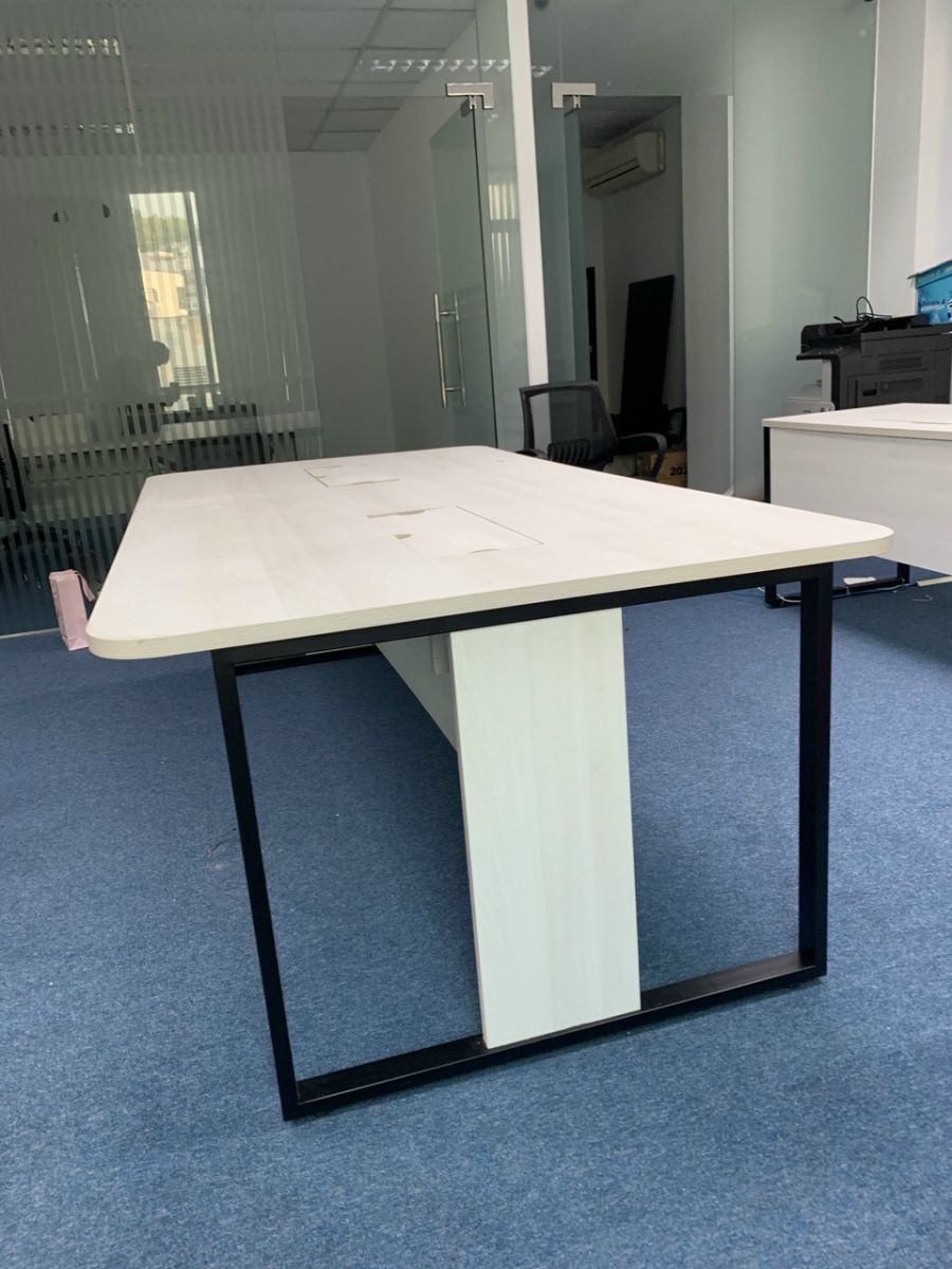Bàn Họp PT047