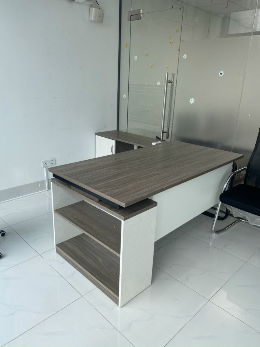 Bàn GIÁM Đốc PT104